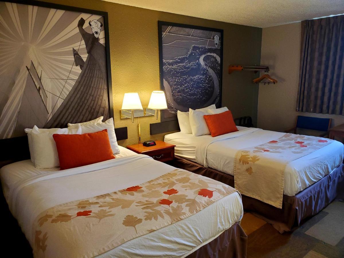 Bison Plains Lodge Moorhead Extérieur photo