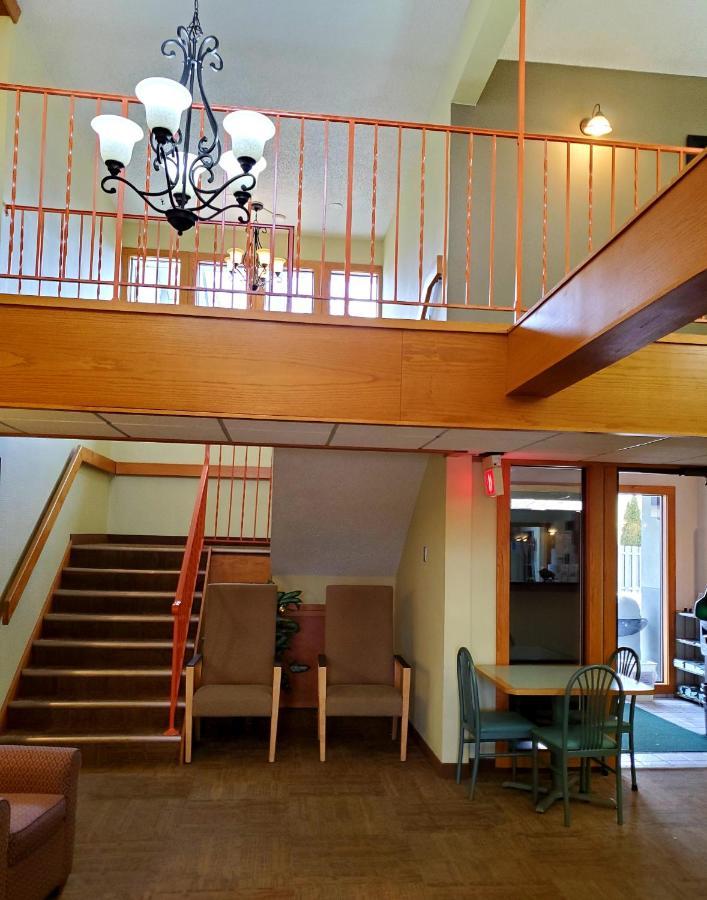 Bison Plains Lodge Moorhead Extérieur photo
